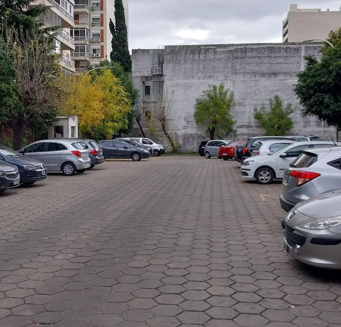 Departamento 4 ambientes en venta en Wilde 3