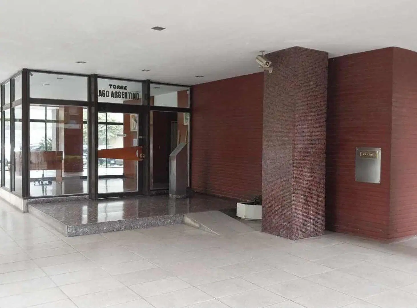 Departamento 4 ambientes en venta en Wilde 2