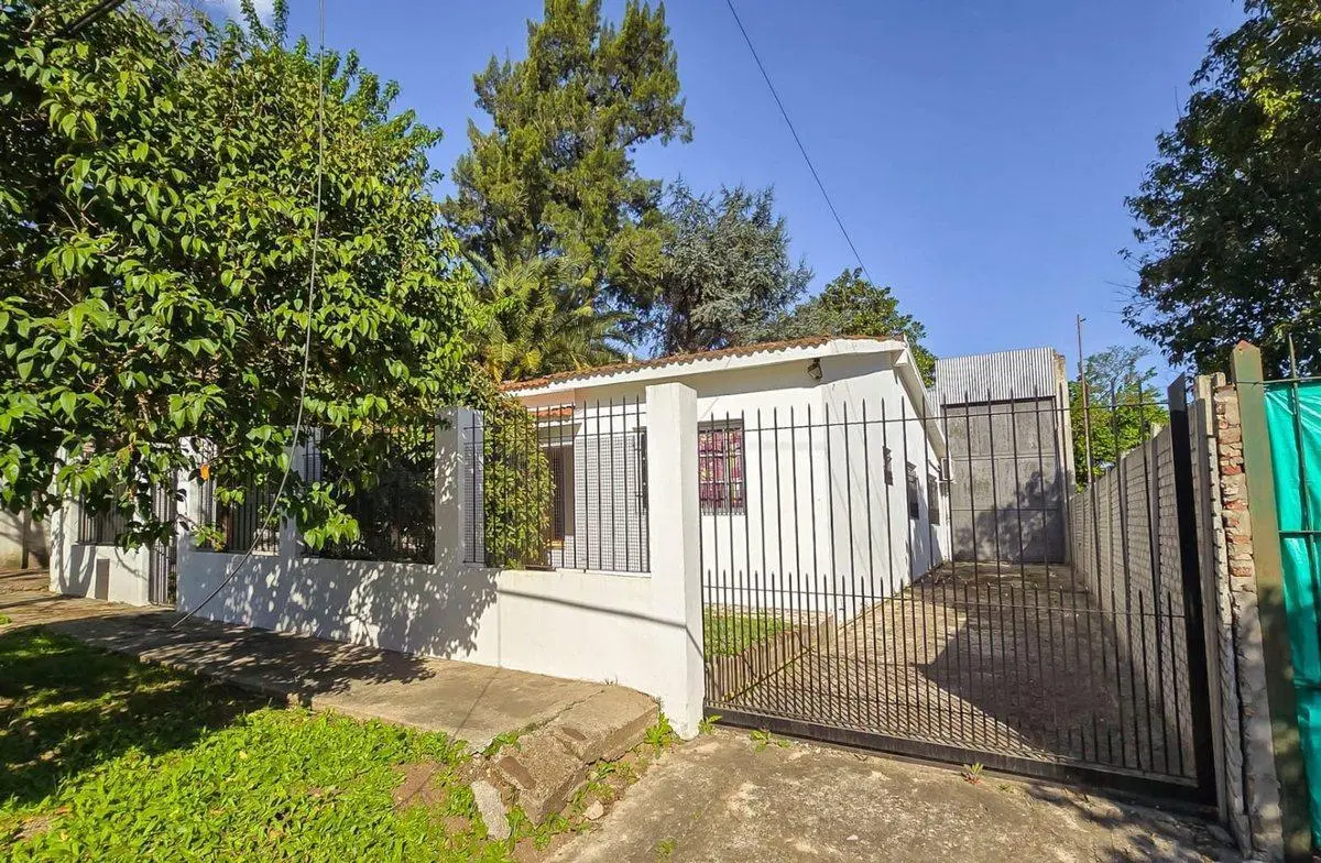 Venta Casa 4 ambientes con galpon Lomas de Zamora 2