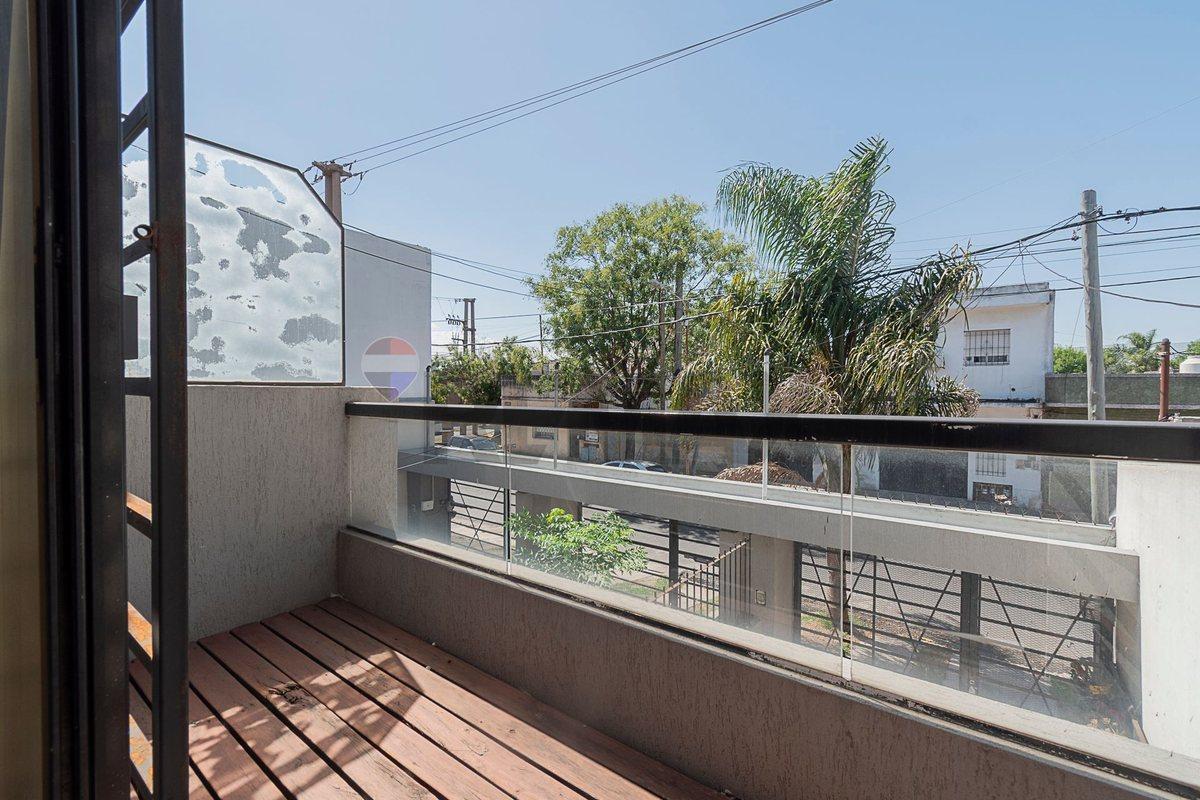 Venta Duplex 3 amb c cochera y jardin. V Luzuriaga