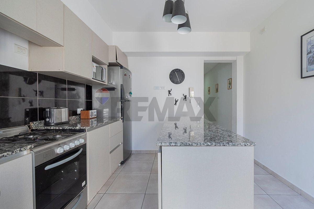 Venta Duplex 3 amb c cochera y jardin. V Luzuriaga