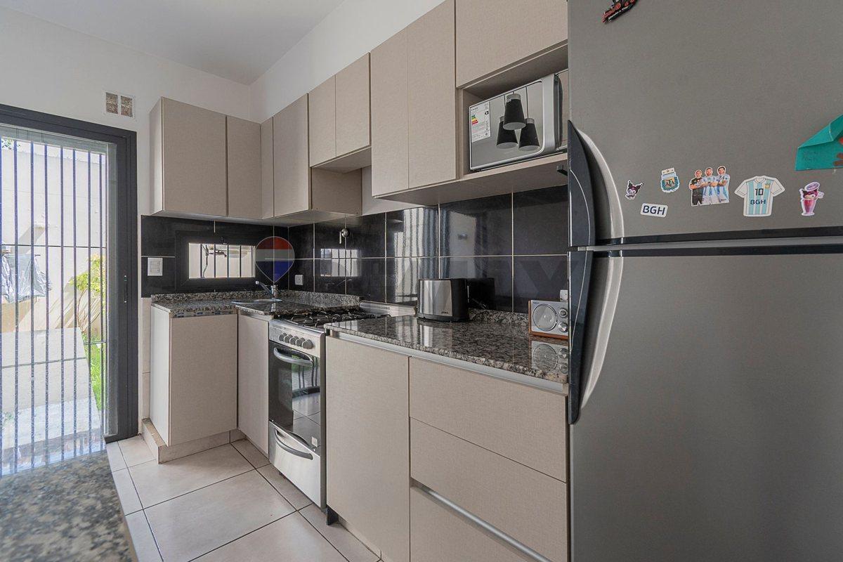 Venta Duplex 3 amb c cochera y jardin. V Luzuriaga