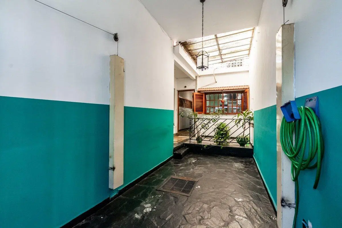 VENTA CASA DE 3 AMB. EN VILLA MAIPUCON CON LOCAL 4