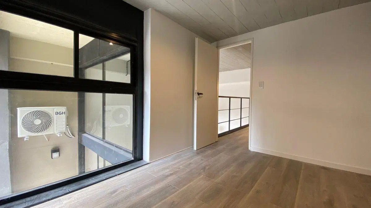 Departamento duplex en venta en La Boca con patio 5