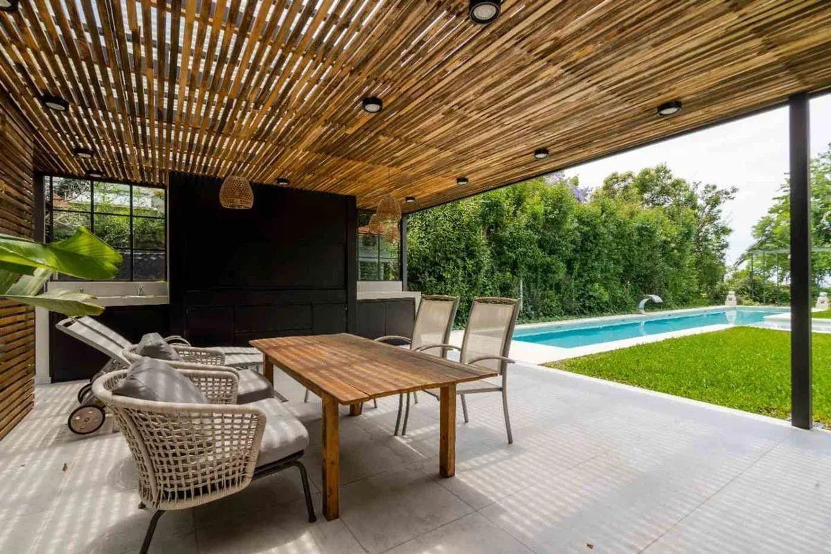 Venta Casa 8 ambientes San Isidro Pileta Parrilla 3