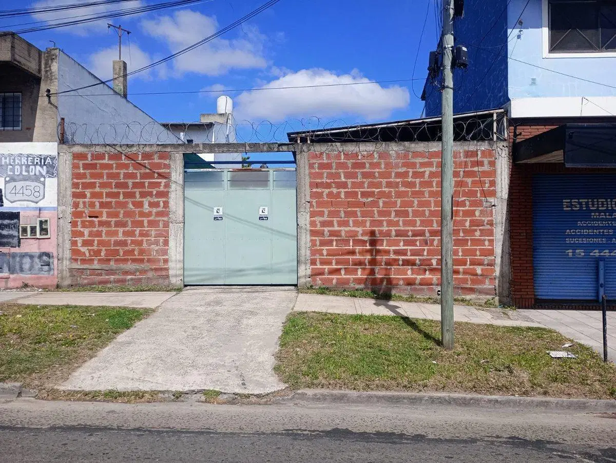 Local, oficina, ph y cochera en venta San Martin. 3