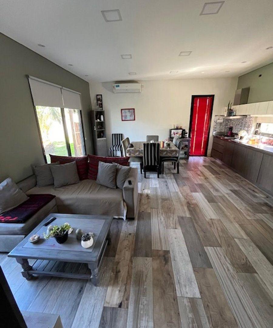 VENTA CASA 4 AMB QUINCHO JARDIN  PILETA EN LIMA