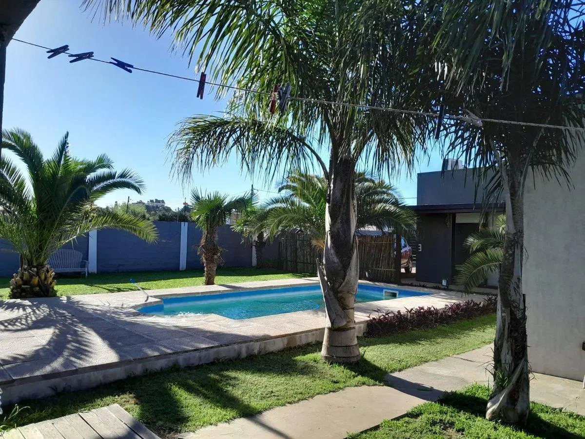 VENTA CASA 4 AMB QUINCHO JARDIN  PILETA EN LIMA 2