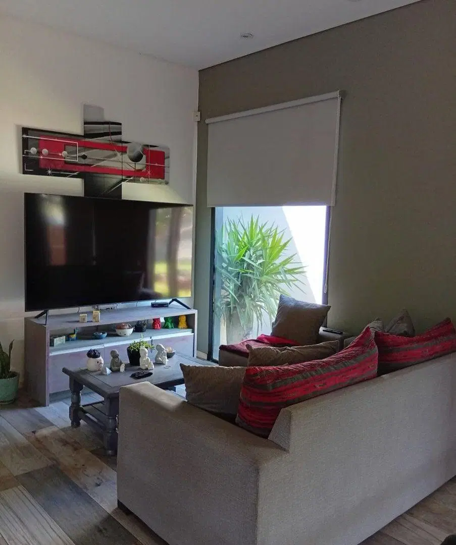VENTA CASA 4 AMB QUINCHO JARDIN  PILETA EN LIMA 3