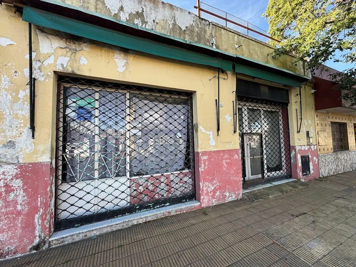 VENTA CASA MULTIFAMILIAR A REFACCIONAR LA TABLADA 5