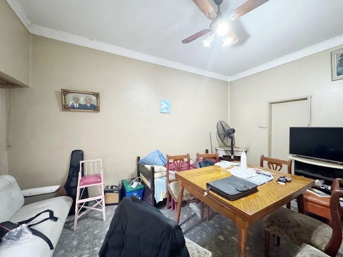 VENTA CASA MULTIFAMILIAR A REFACCIONAR LA TABLADA 4
