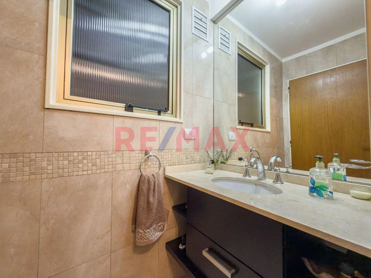 DEPARTAMENTO 4 AMBIENTES CON COCHERA A LA VENTA 3