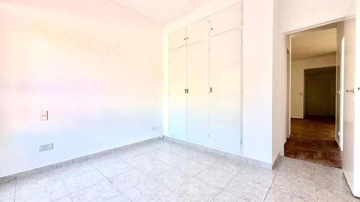 VENTA DEPTO 3 AMB COCHERA FIJA DESC  AVELLANEDA 5