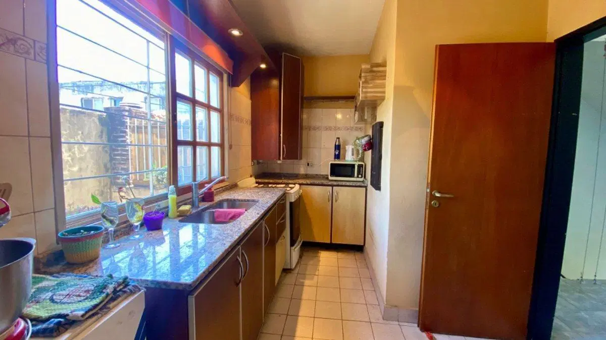 Triplex 3 amb en venta con cochera, Santos Lugares 3