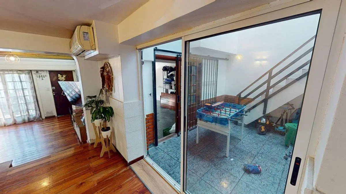 CASA TRIPLEX en venta con TERRAZA y QUINCHO 4