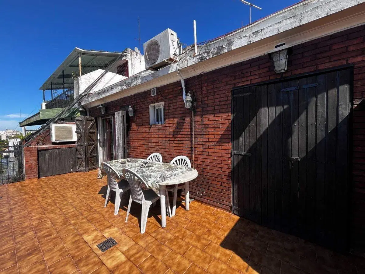 Venta depto 2 amb con balcón aterrazado. Caballito 4