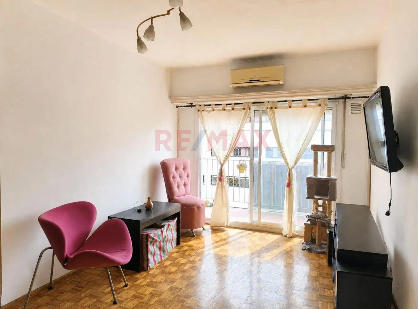 VENTA DEPARTAMENTO 4 AMBIENTES, AL FRENTE 4