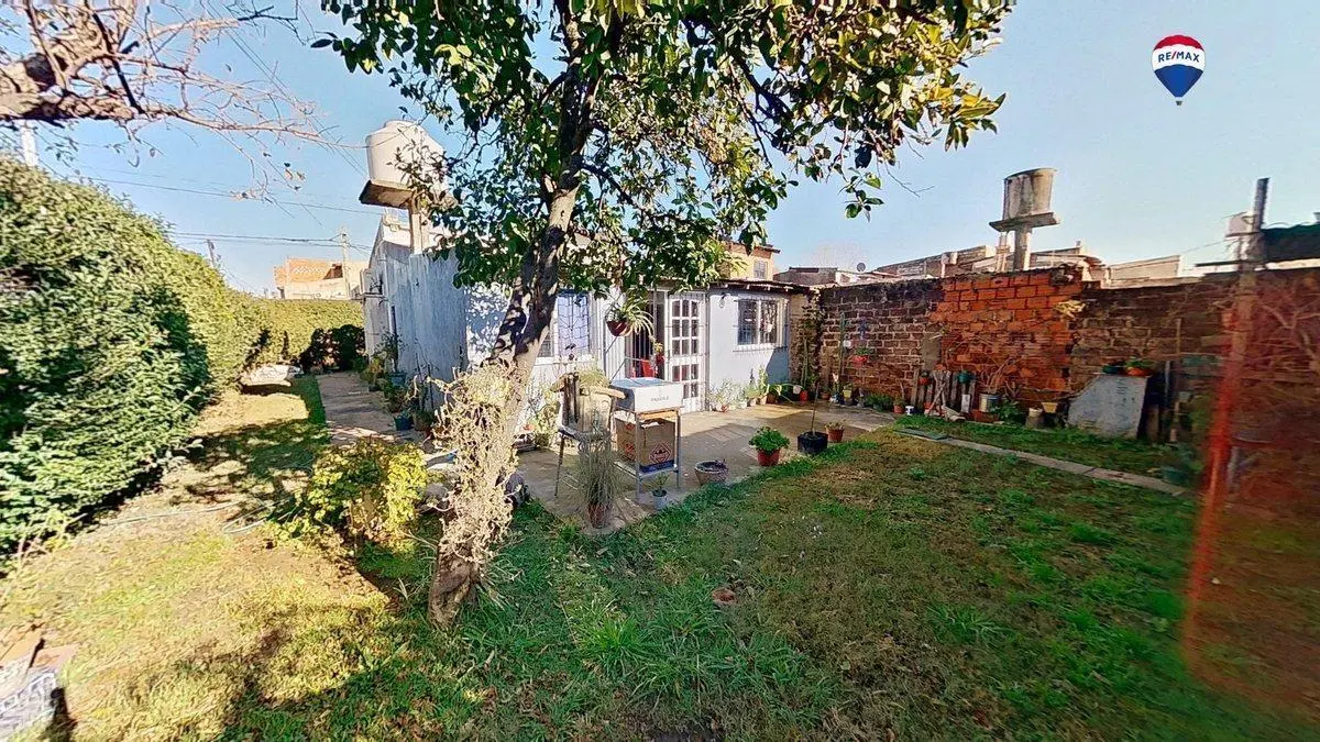 VENTA CASA GONZALEZ CATAN 4 AMB  ESQUINA  PERMUTA 2