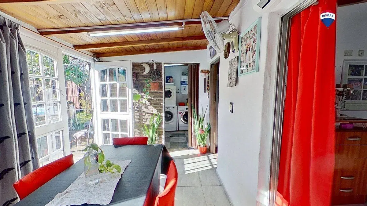 VENTA CASA GONZALEZ CATAN 4 AMB  ESQUINA  PERMUTA 3