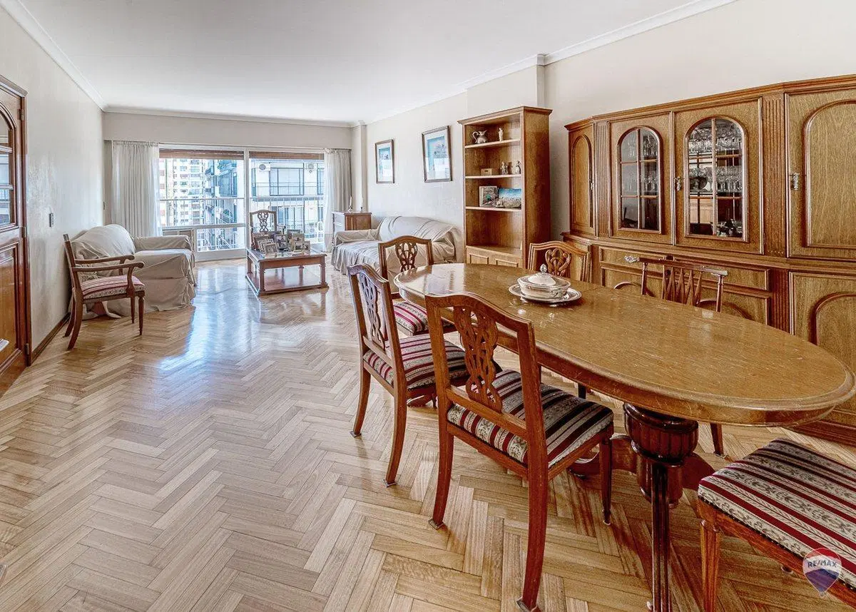 VENTA SEMIPISO BELGRANO 4 AMB DEPENDENCIA COCHERA 2