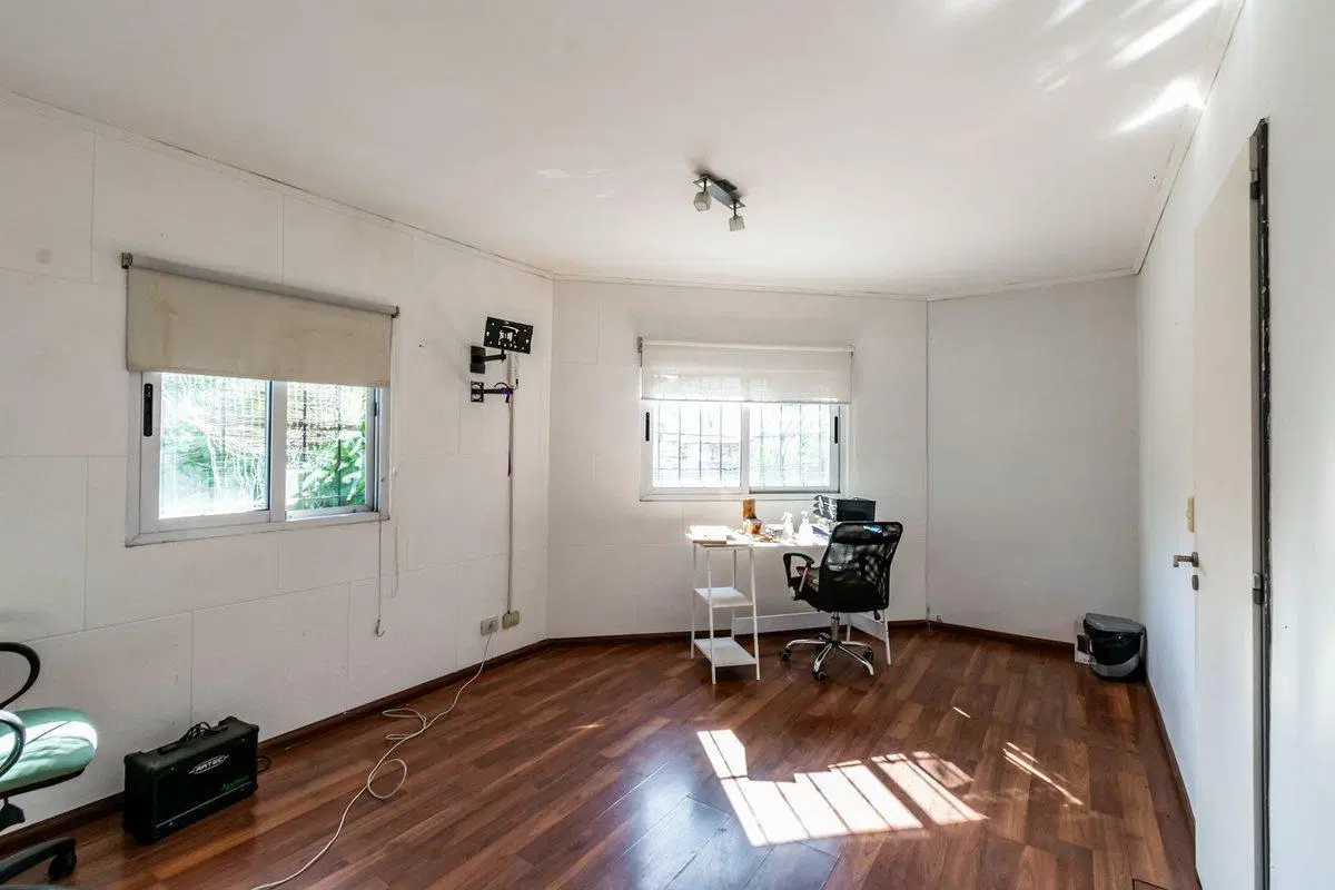 Venta casa de 5 amb 2 cocheras, terraza, parrilla 4
