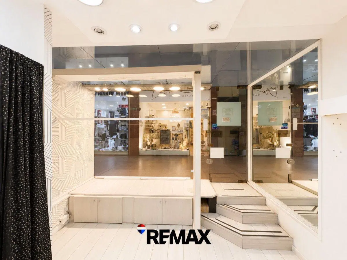 VENTA LOCAL EN GALERIA ACOYTE CABALLITO 5