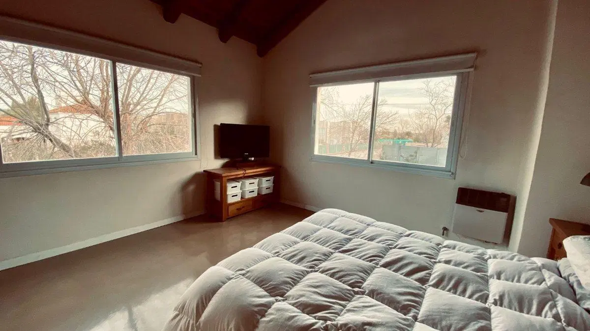 Venta Casa 5 ambientes con pileta, Bella Vista 2