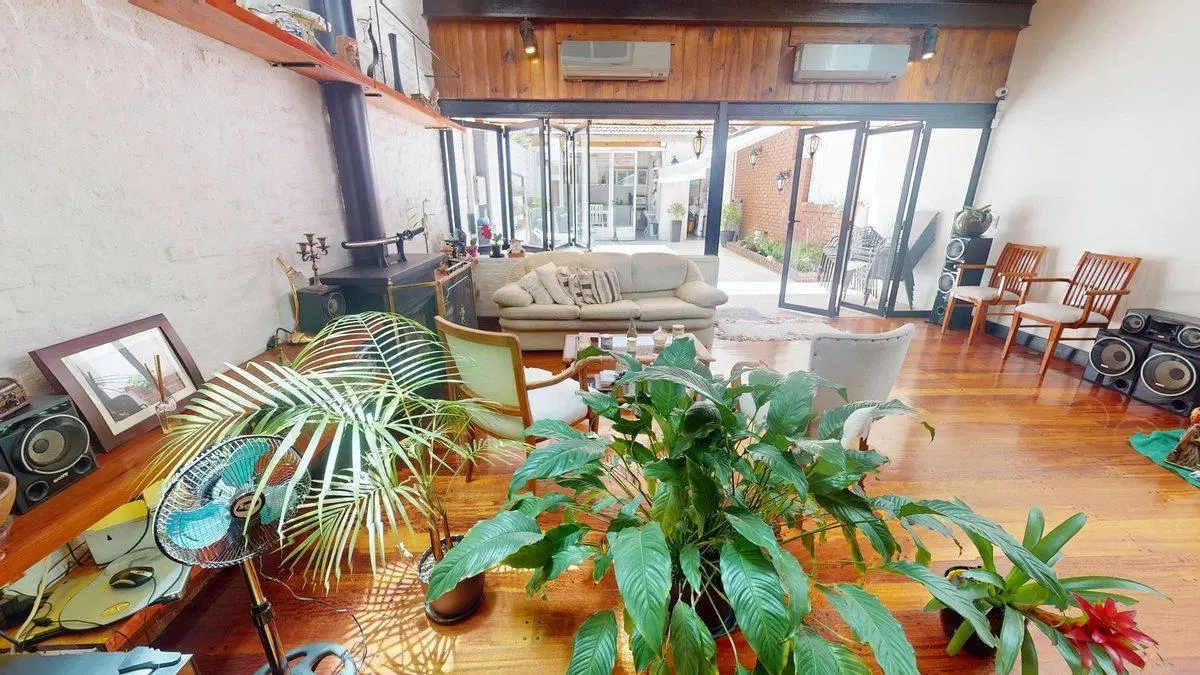 VENTA DUPLEX 4 AMB.  COCHERA P/ 2 AUTOS Y QUINCHO 5