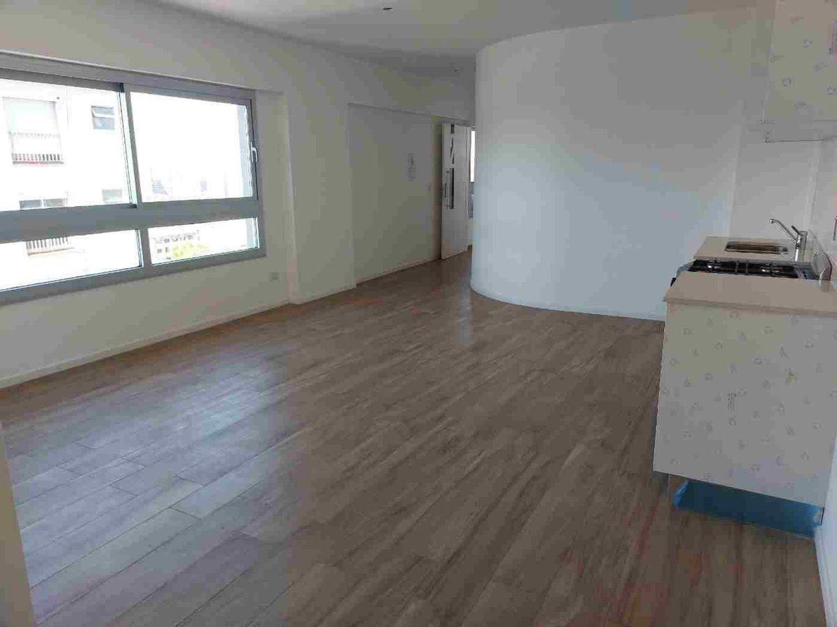 2 AMBIENTES CON BALCON A ESTRENAR