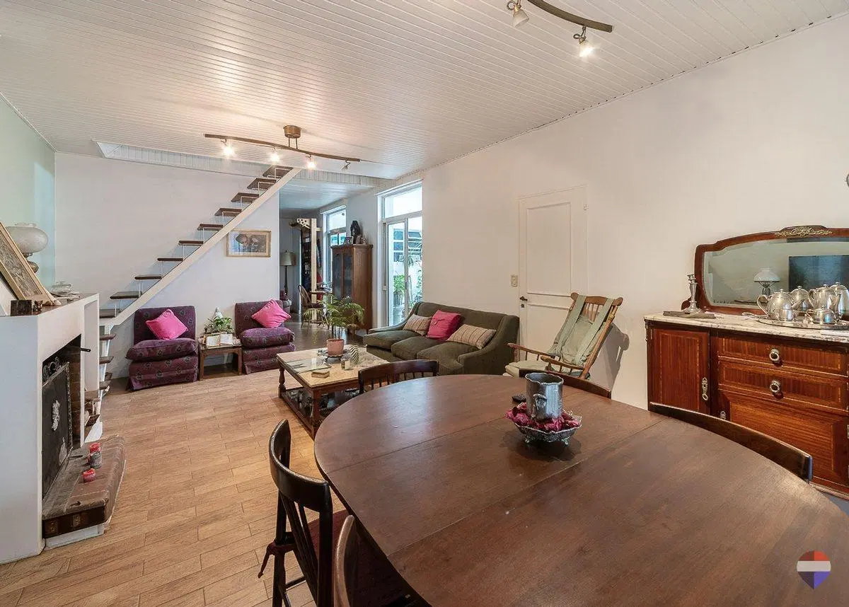 VENTA CASA 6 AMBIENTES COCHERA PATIO COLEGIALES 3