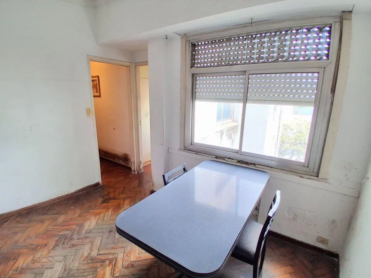DEPARTAMENTO 3 AMB EN VENTA FLORES CON BALCON 5
