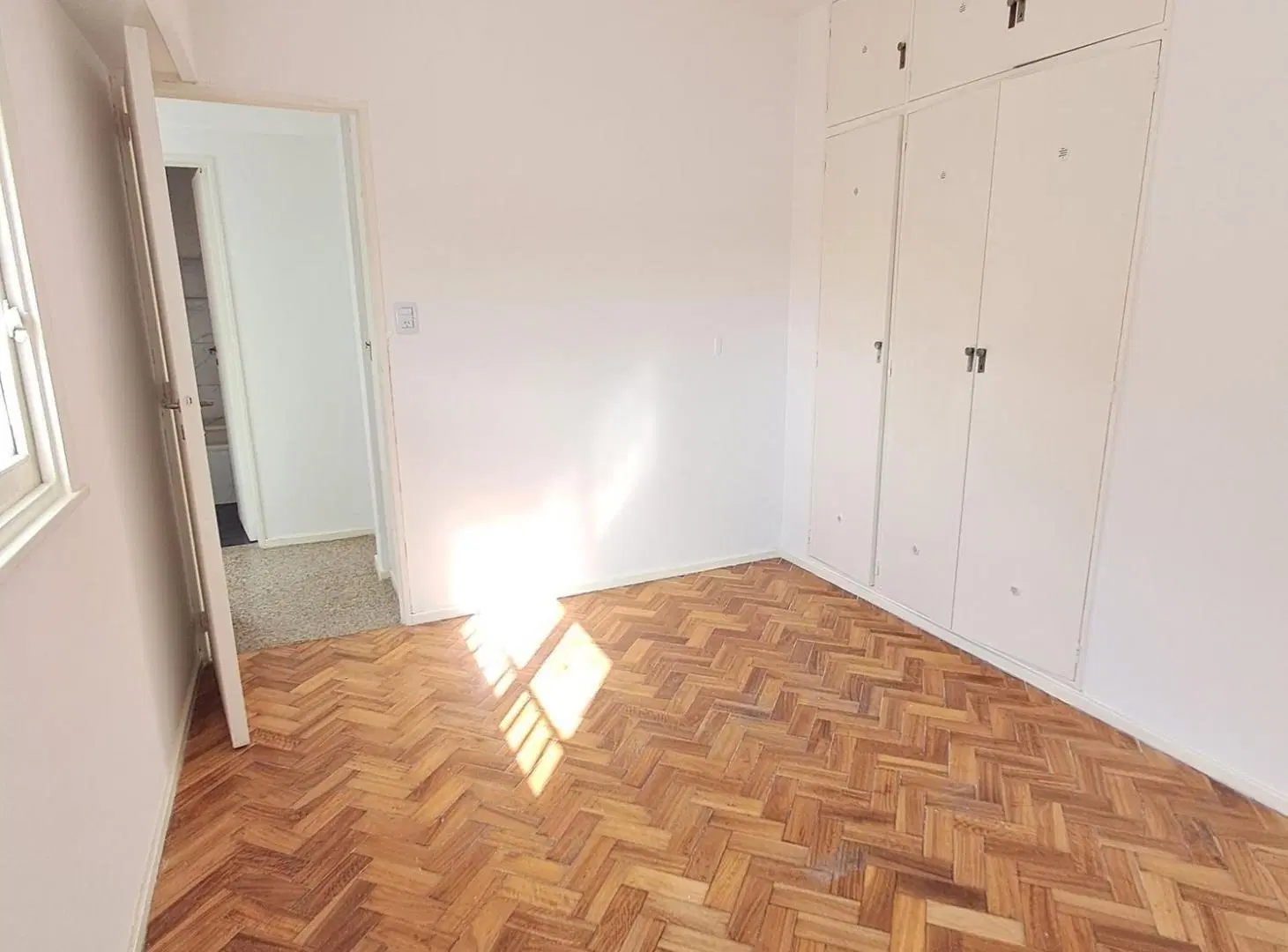 DEPARTAMENTO 2 AMB  9º LAT EN VENTA FLORES MUY LUM 5