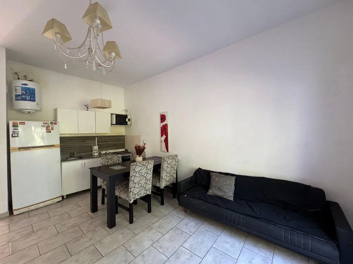 Dpto 2 ambientes en venta en Pilar con balcón 2