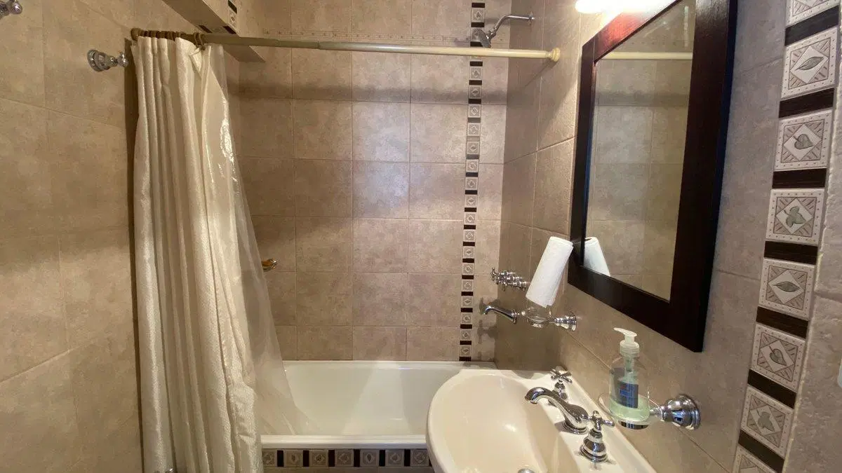 PH 3 ambientes en venta, Morón, con patio y garaje 8
