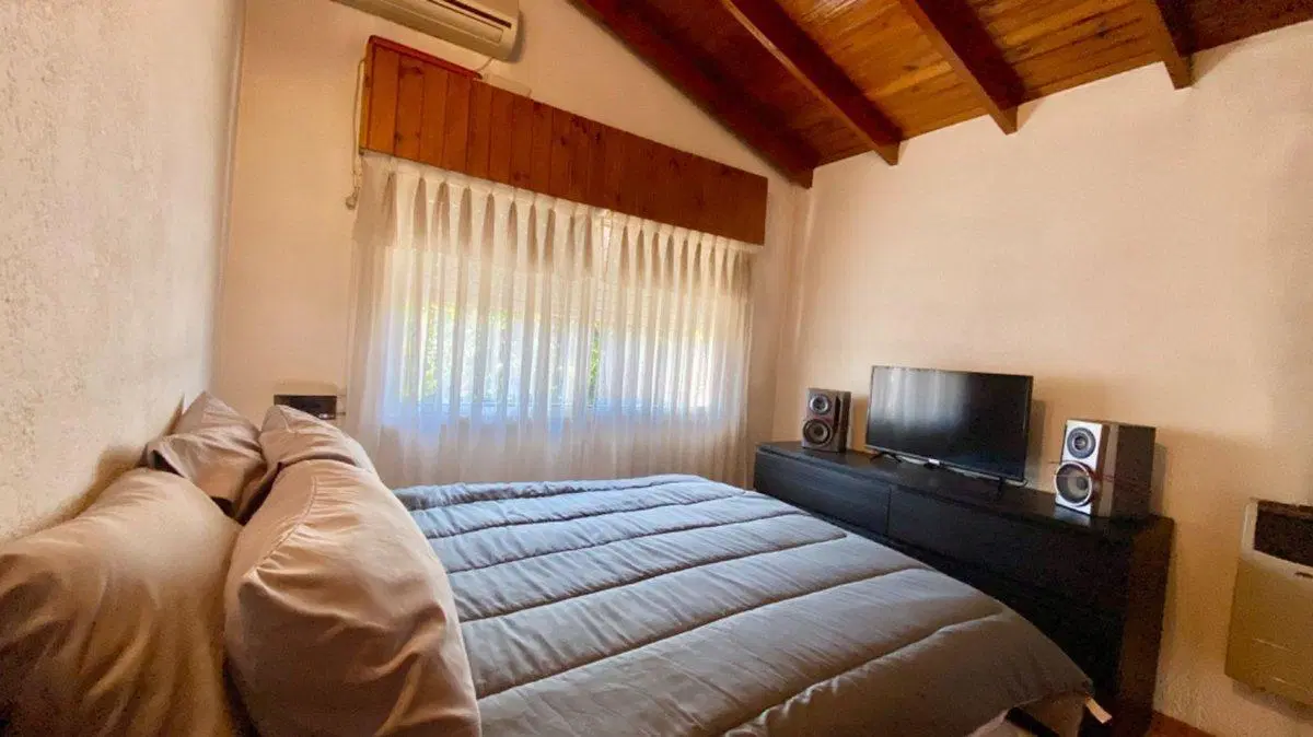 PH 3 ambientes en venta, Morón, con patio y garaje 5