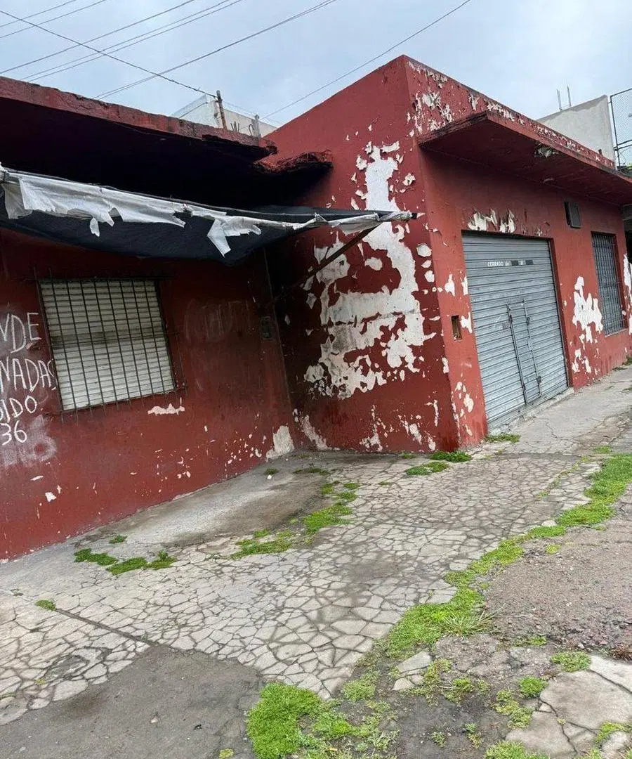 Casa en venta con locales comerciales en el Talar 2
