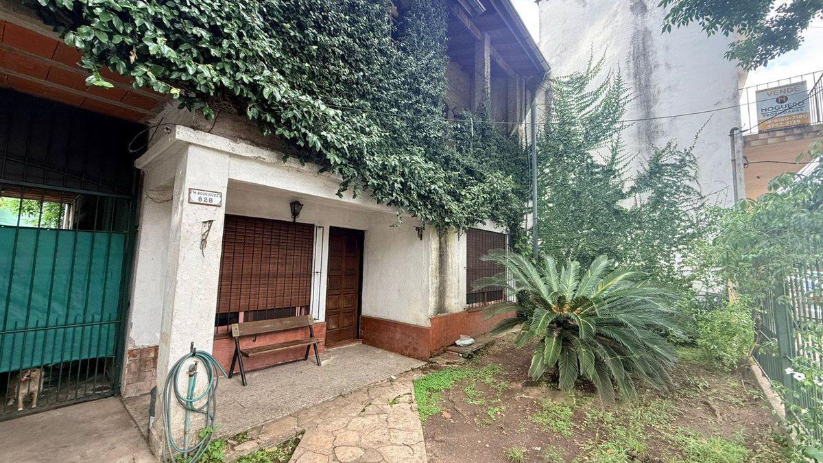 VENTA CASA 7 AMB CON COCH  LOTE PROP VILLA ADELINA
