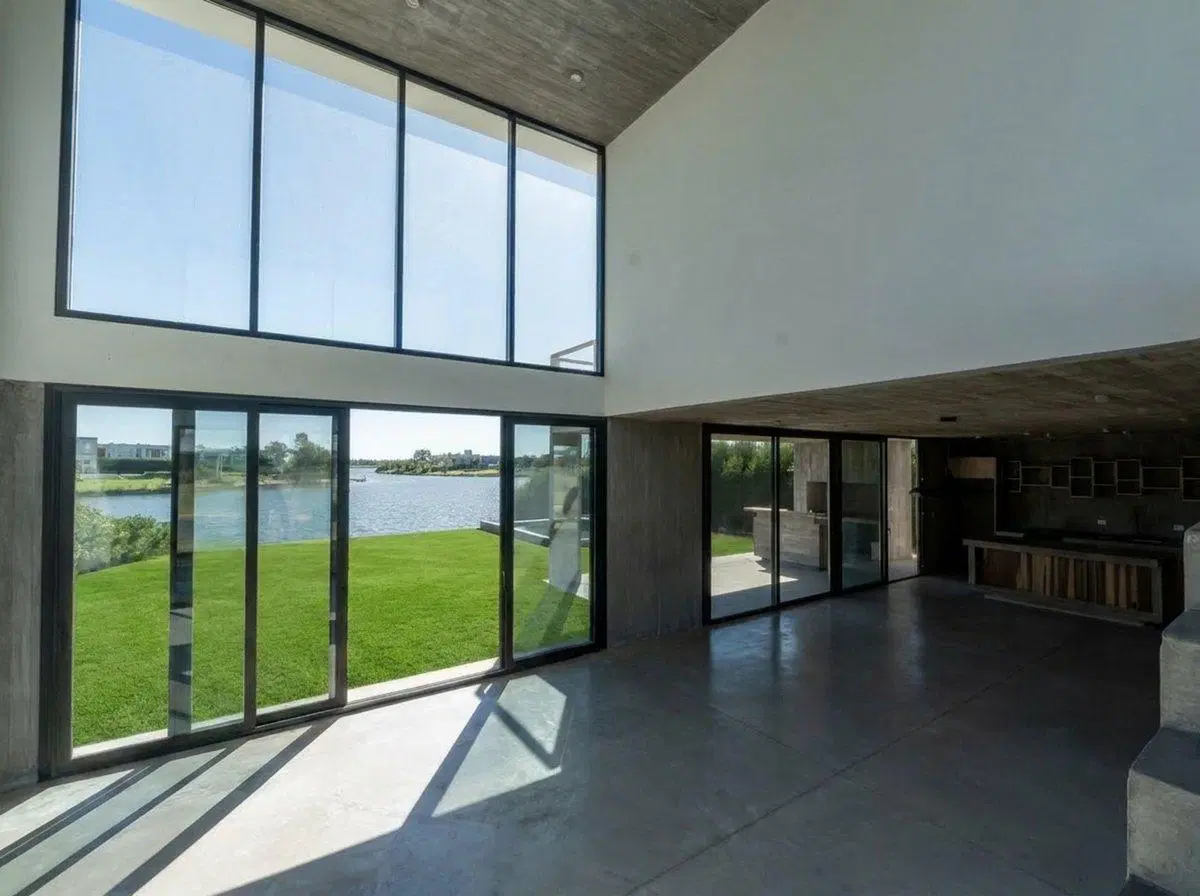 Venta Casa Pileta a la LAGUNA NUEVA San Sebastian 3