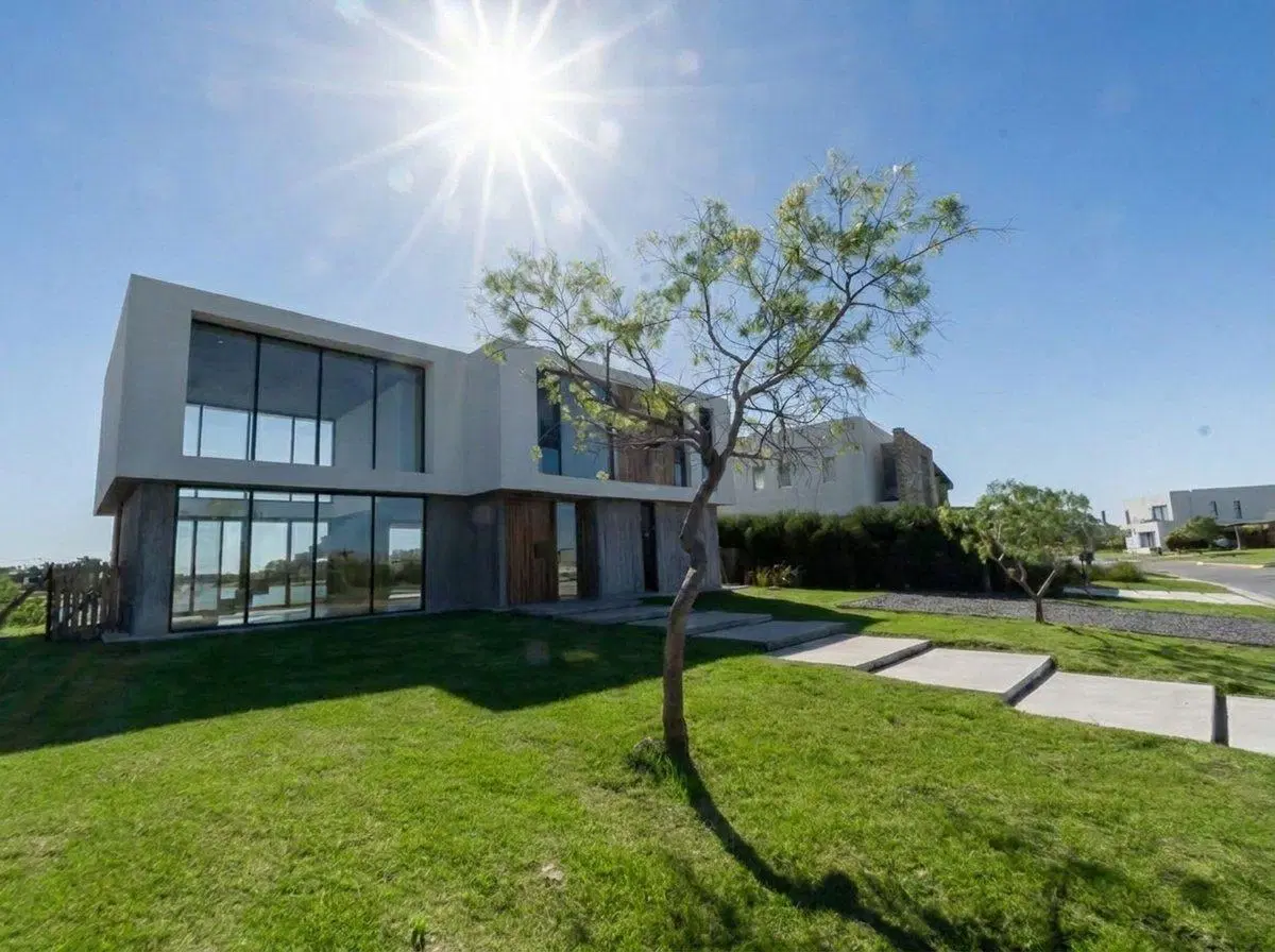 Venta Casa Pileta a la LAGUNA NUEVA San Sebastian 4