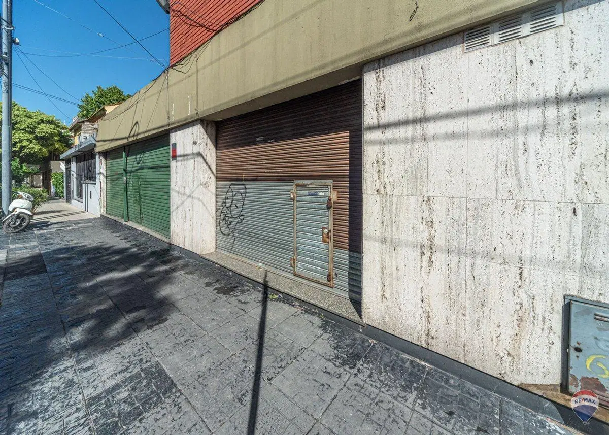 LOCAL COMERCIAL  EN VENTA EN V SARFIELD 4