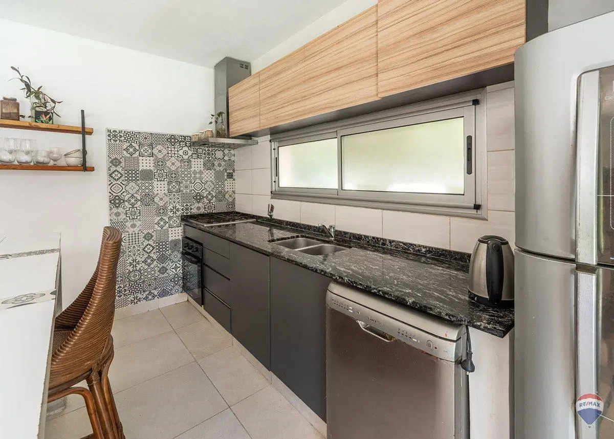 VENTA CASA 4 AMB PARQUE PILETA BARRIO SAN EDUARDO 5