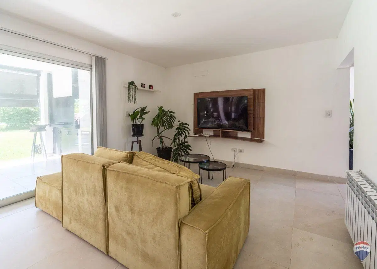 VENTA CASA 4 AMB PARQUE PILETA BARRIO SAN EDUARDO 3