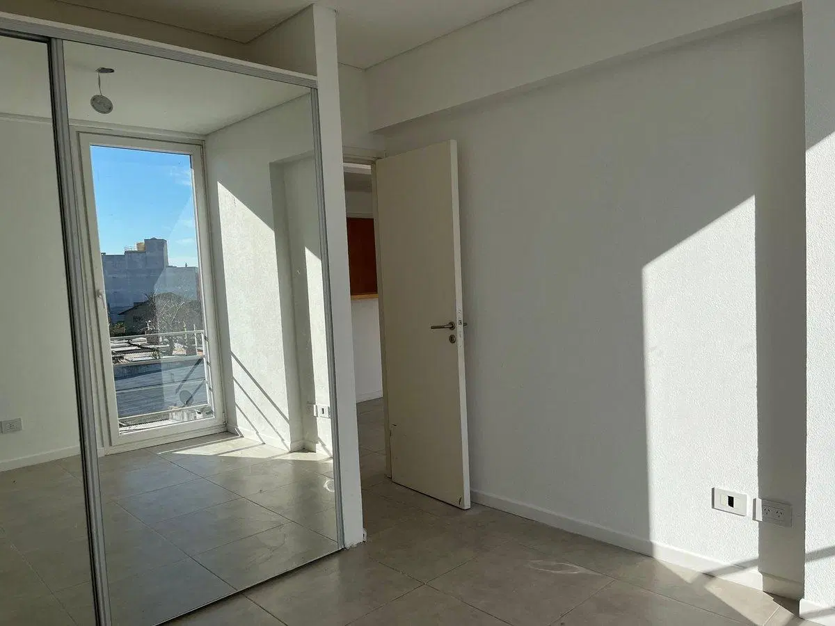 VENTA DEPARTAMENTO 2 AMBIENTES CON COCHERA 4