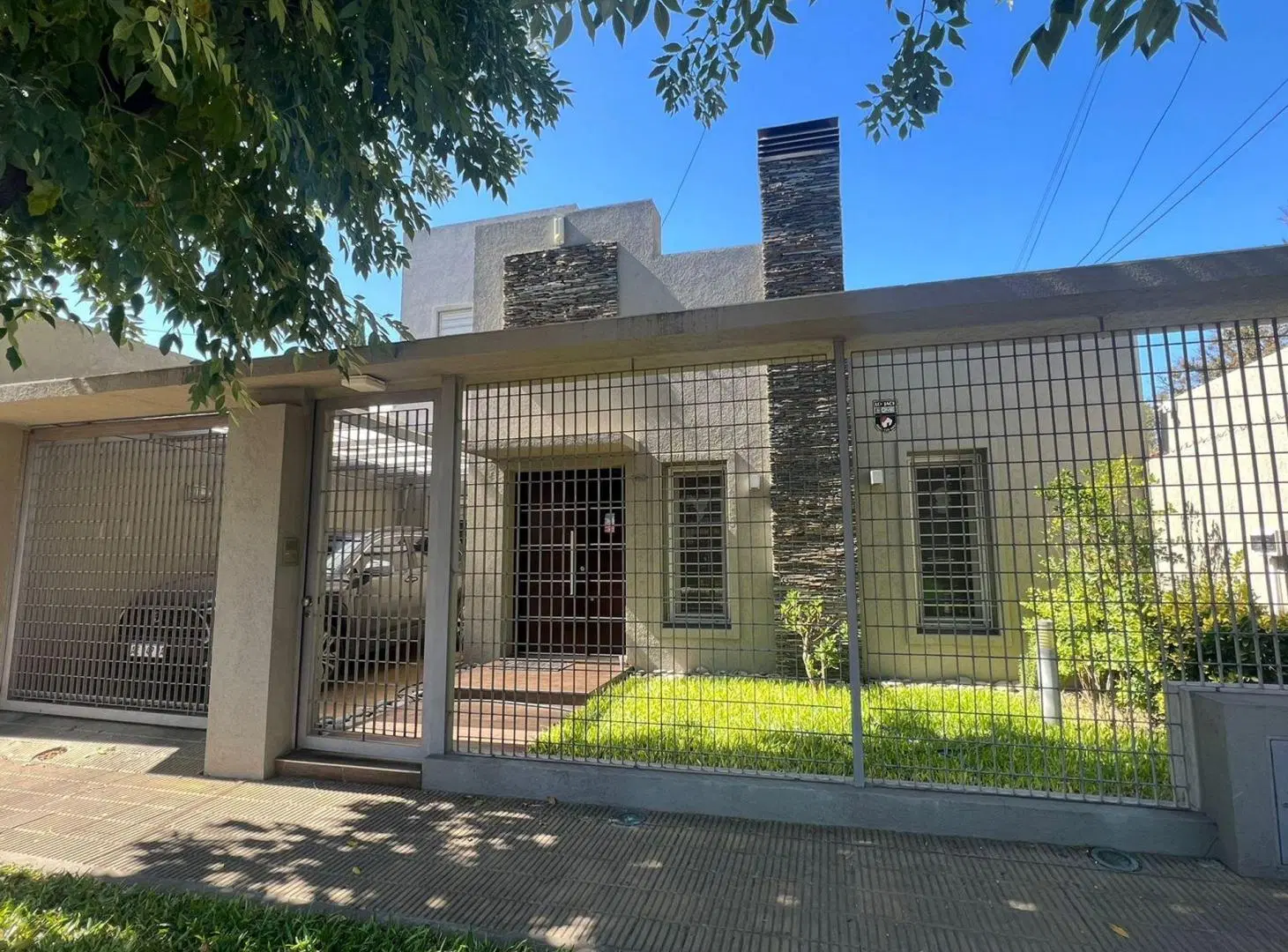 VENTA PH 5AMB EXELENTE COCHERA PATIO CASTELAR NTE 3