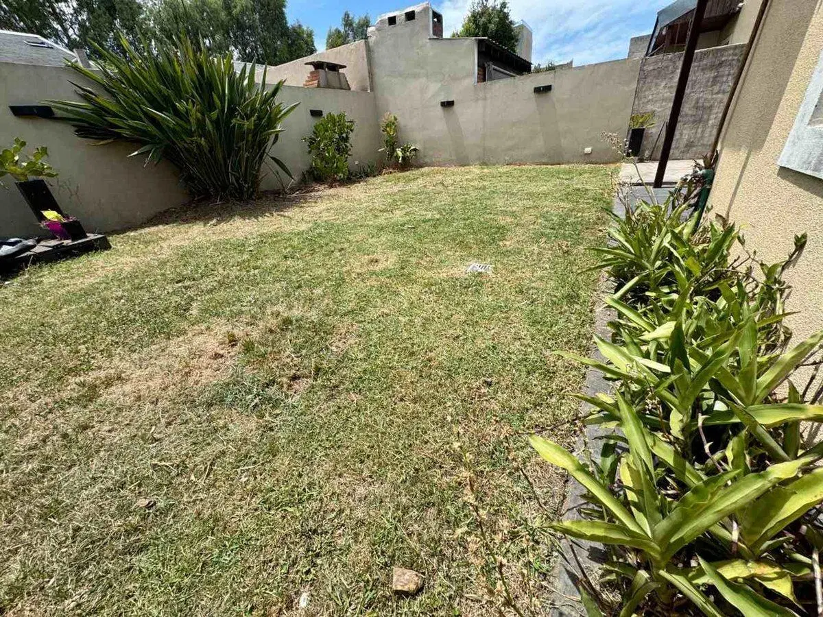 VENTA CASA 3 AMBIENTES ALTOS DE PODESTÁ 5