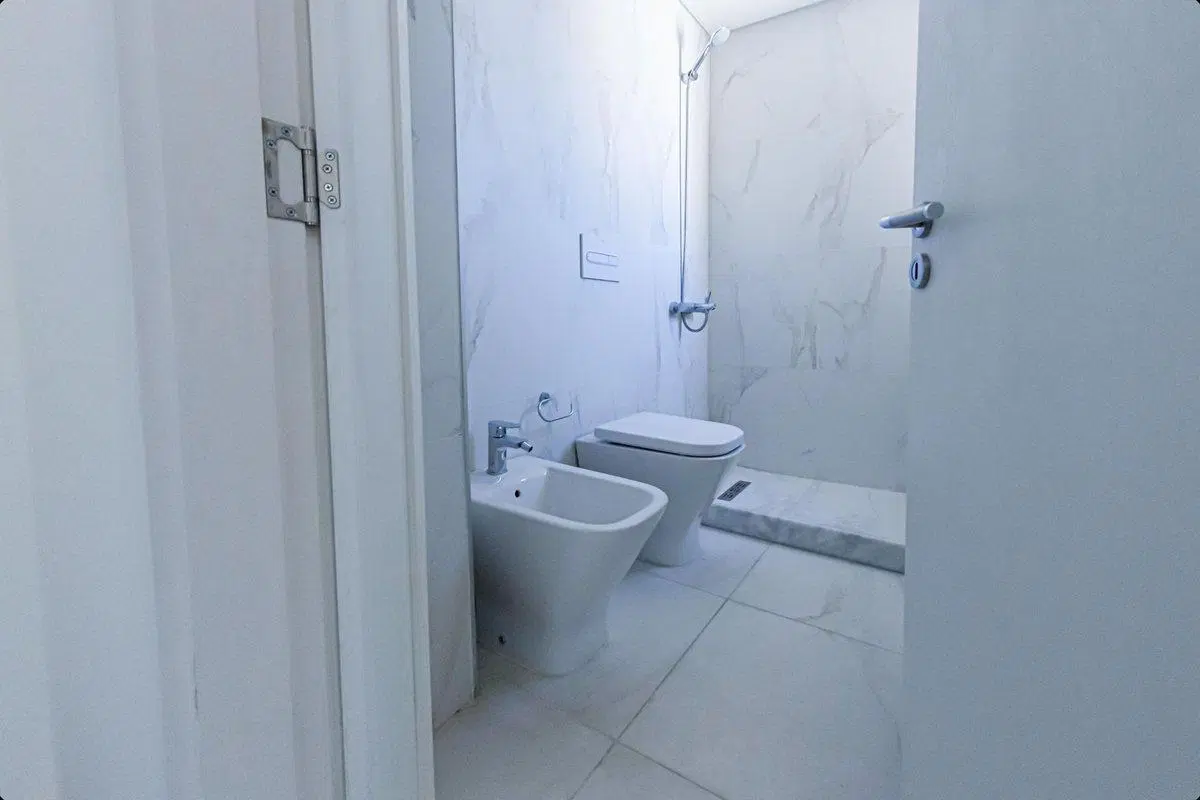 VENTA MONOAMBIENTE ESTRENAR COLEGIALES CON PILETA 2