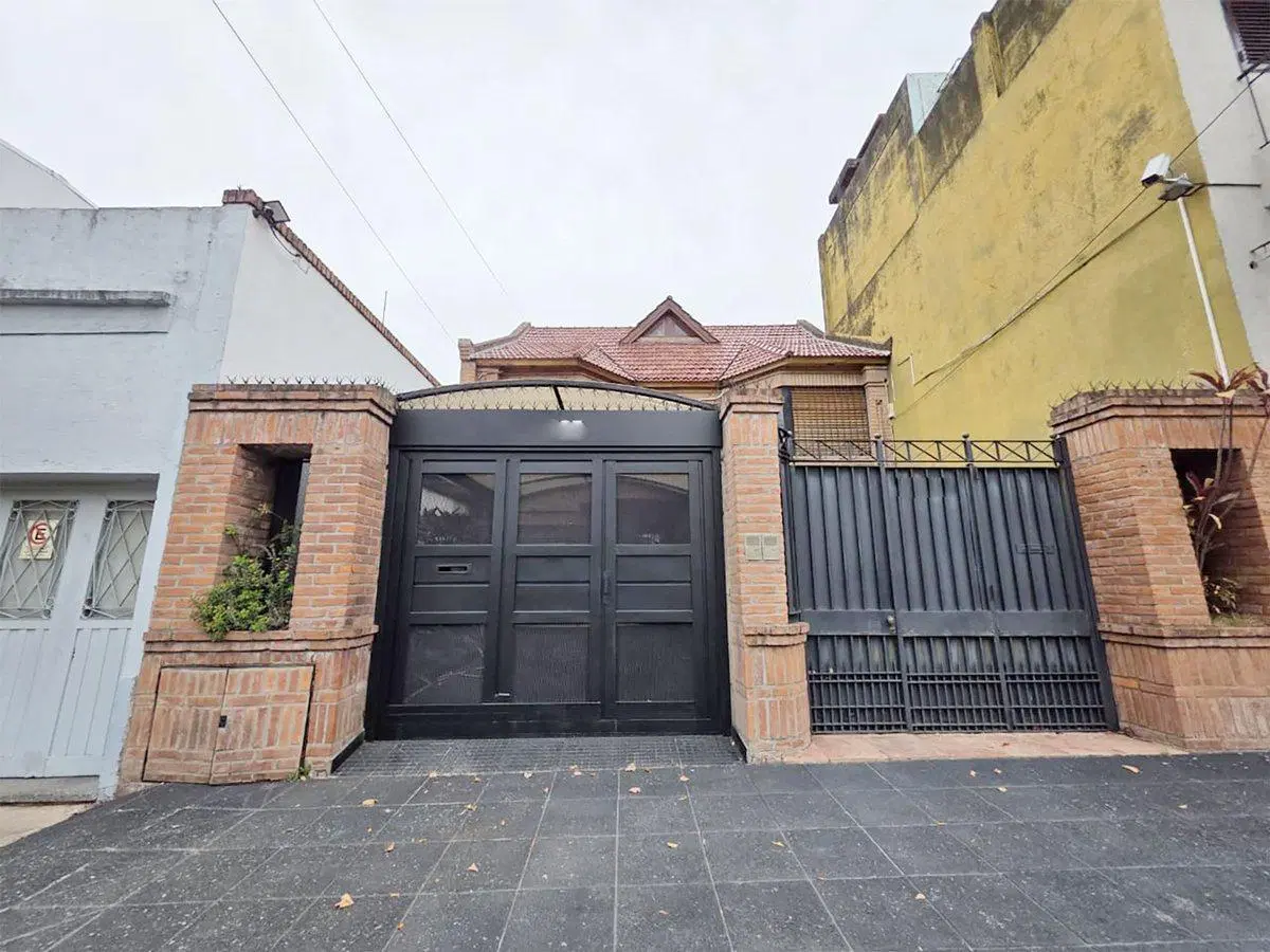 VENTA PH 4 AMBIENTES CON COCHERA LUGANO 2