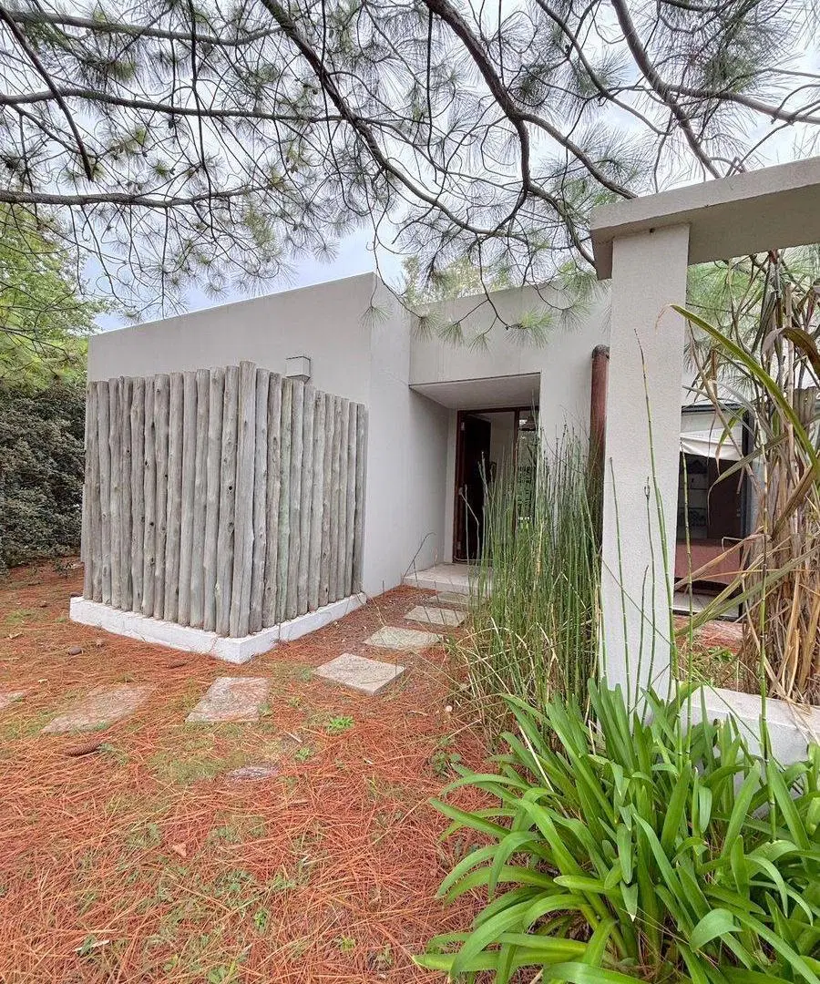 CASA 4 AMB JARDÍN PILETA VENTA EL CARDAL 1 CAMPANA 4