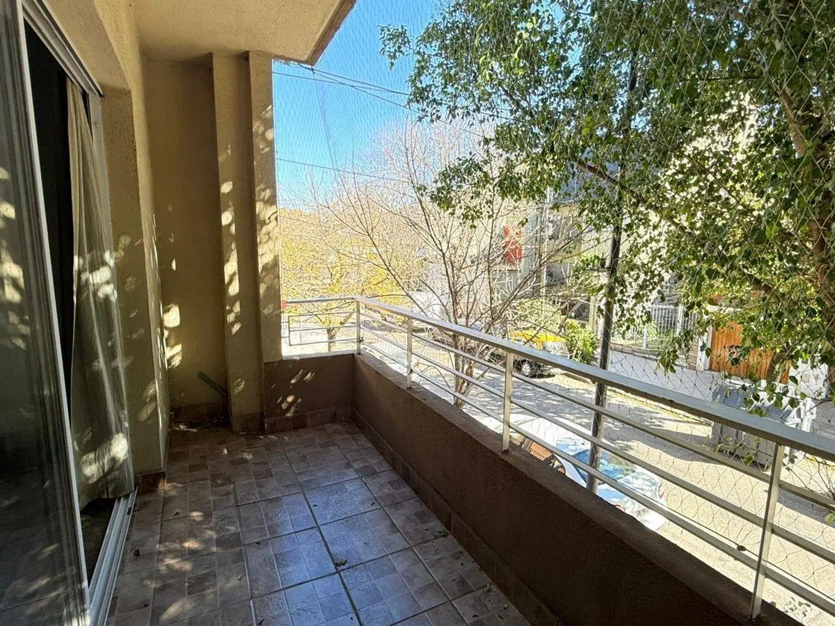 Venta monoambiente Villa urquiza con cochera. 2