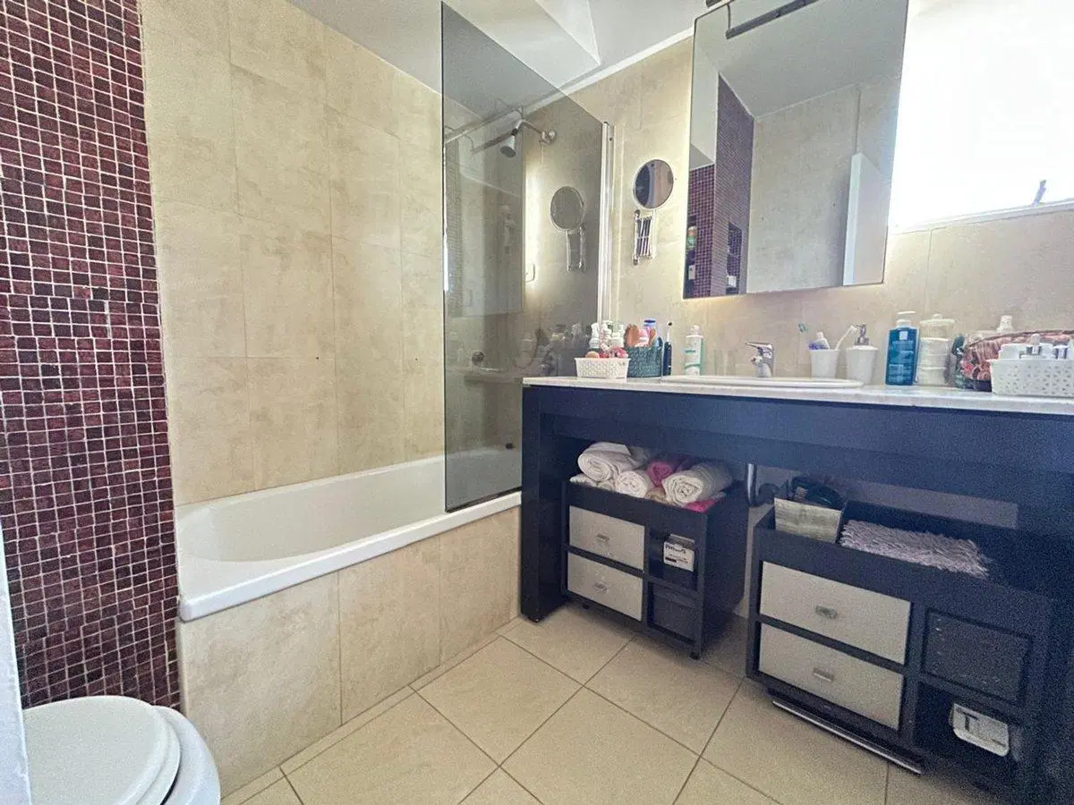 Venta 4 amb en Almagro con dependencia y cochera 4